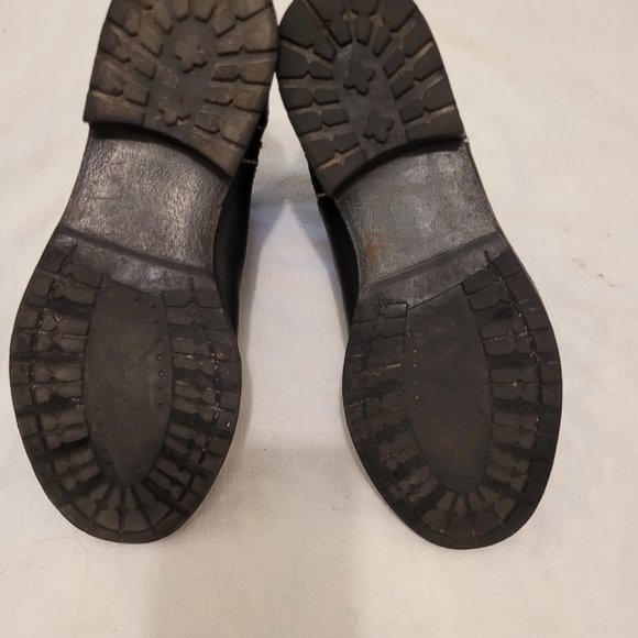 Urban Outfitters black chelsea boot - Picture 6 of 11